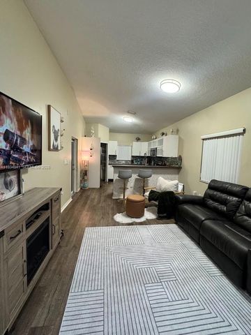 1236 NE 32nd Ave, Homestead, FL 33033