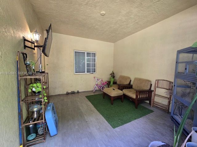 1236 NE 32nd Ave, Homestead, FL 33033