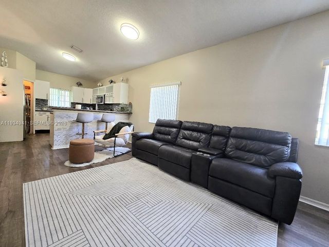 1236 NE 32nd Ave, Homestead, FL 33033