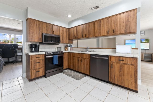 791 SE River Court, Port St. Lucie, Port St Lucie, FL 34983