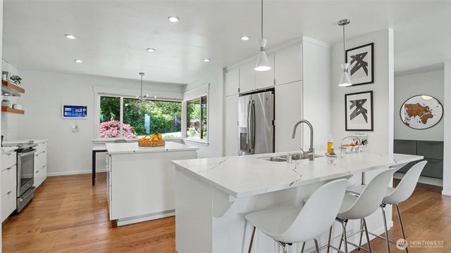 22010 34th Avenue S, Seatac, WA 98198