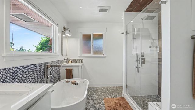22010 34th Avenue S, Seatac, WA 98198