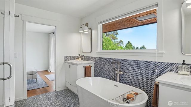 22010 34th Avenue S, Seatac, WA 98198