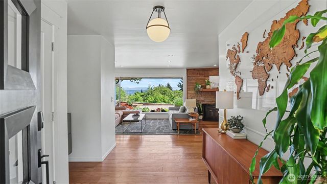 22010 34th Avenue S, Seatac, WA 98198