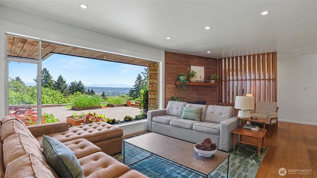 22010 34th Avenue S, Seatac, WA 98198
