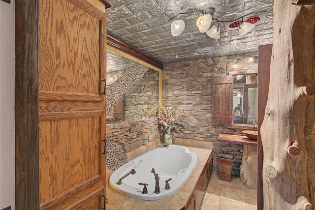 2700 Rhoda Drive, Shreveport, LA 71119