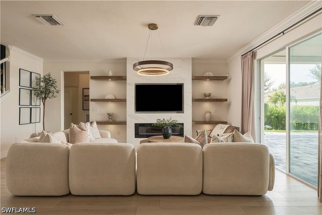2109 Clementine ST, Naples, FL 34120