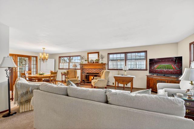 55 Elizabeth Street, Canal Winchester, OH 43110