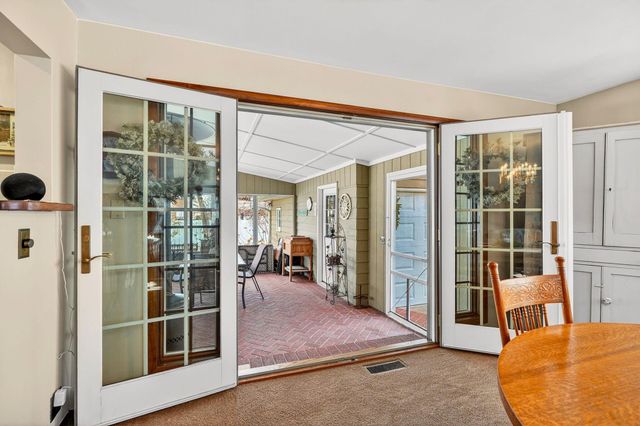 55 Elizabeth Street, Canal Winchester, OH 43110