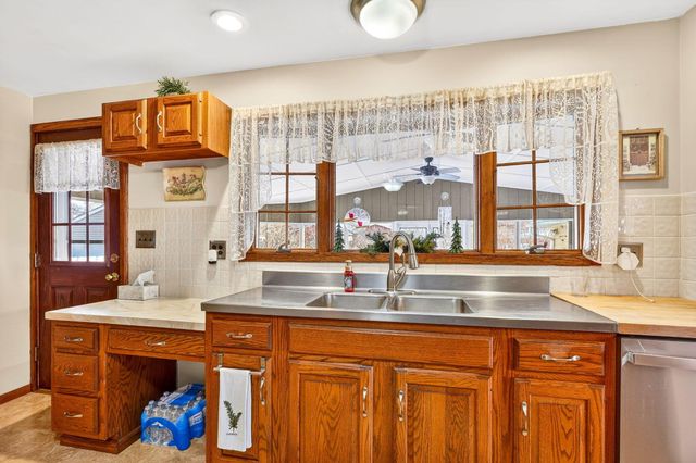 55 Elizabeth Street, Canal Winchester, OH 43110