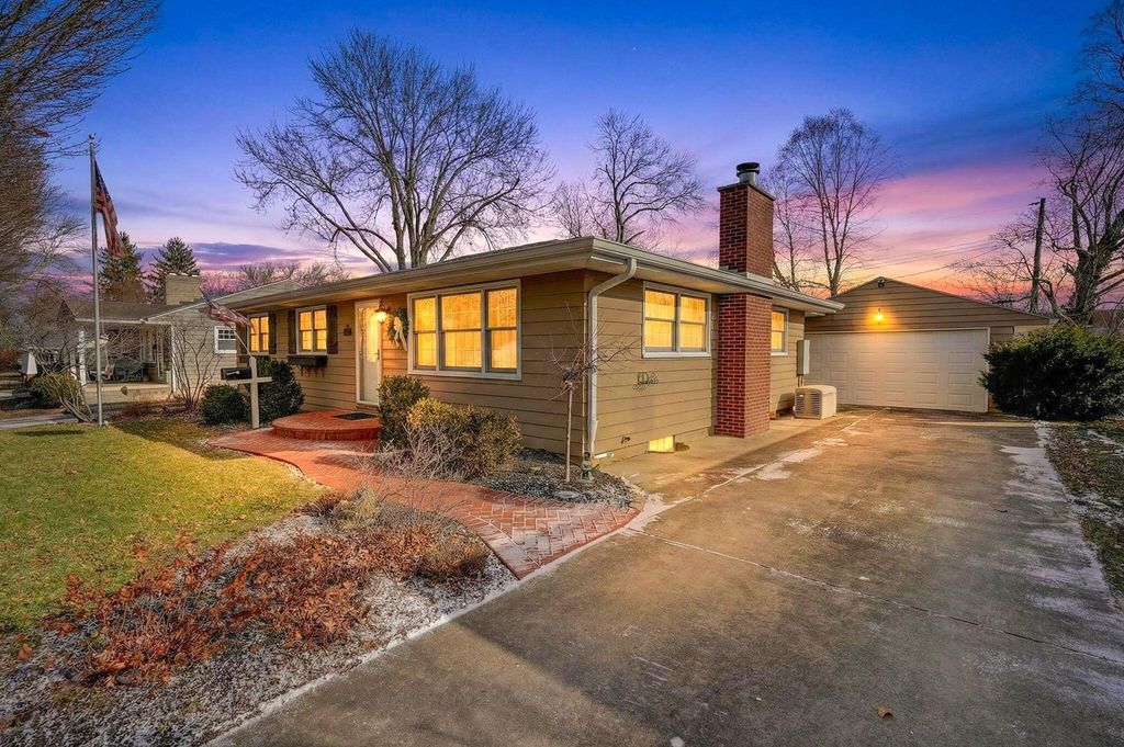 55 Elizabeth Street, Canal Winchester, OH 43110