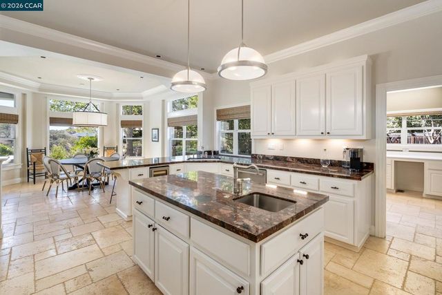 11 Hunters Ter, Danville, CA 94506