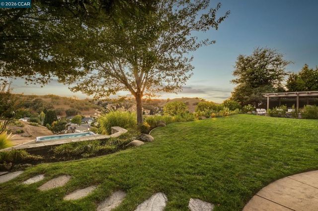 11 Hunters Ter, Danville, CA 94506
