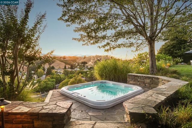 11 Hunters Ter, Danville, CA 94506