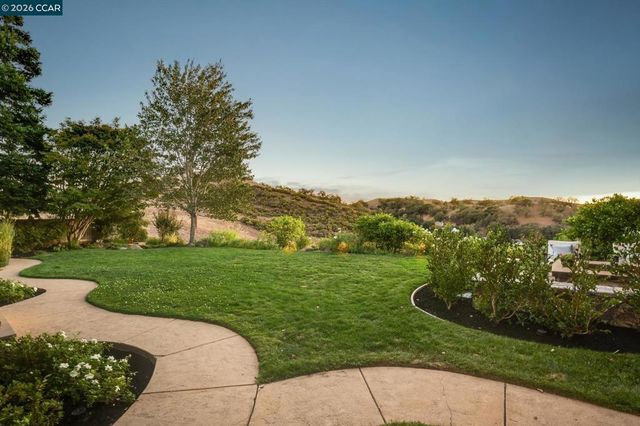 11 Hunters Ter, Danville, CA 94506