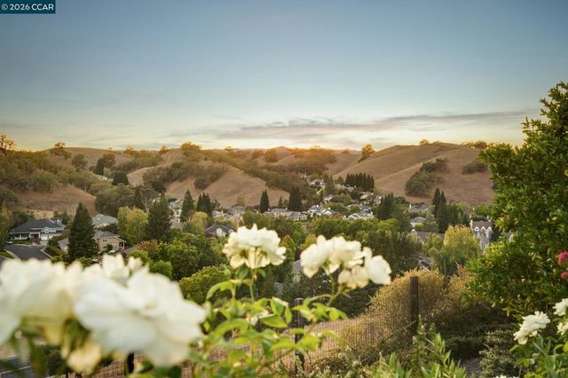 11 Hunters Ter, Danville, CA 94506