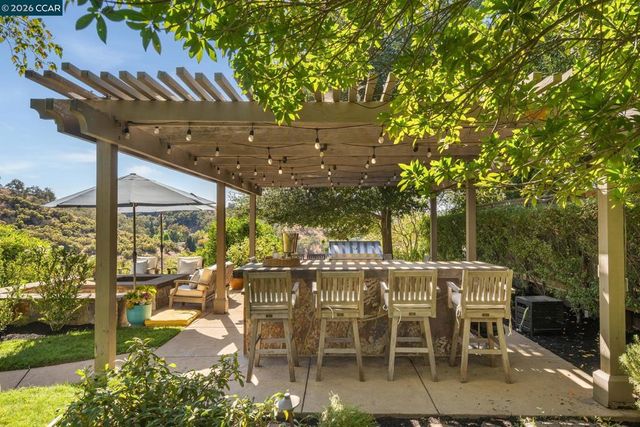 11 Hunters Ter, Danville, CA 94506