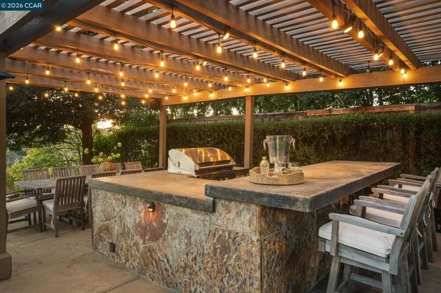 11 Hunters Ter, Danville, CA 94506