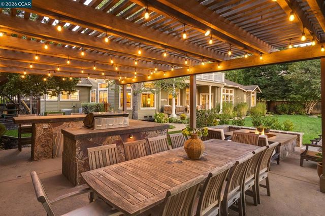 11 Hunters Ter, Danville, CA 94506