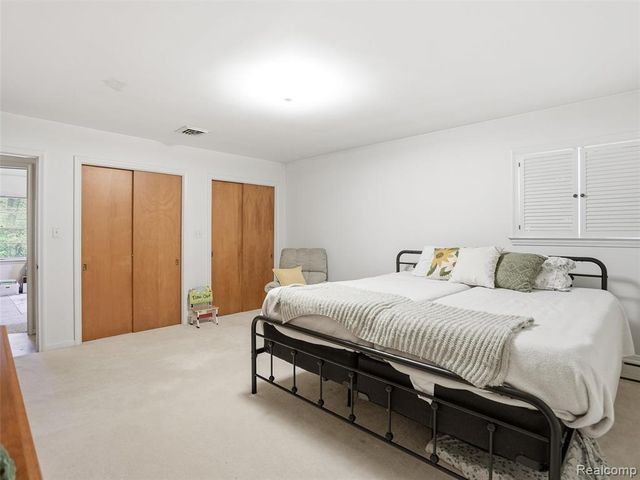 20600 Elizabeth Street, Saint Clair Shores, MI 48080