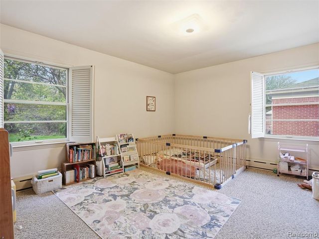 20600 Elizabeth Street, Saint Clair Shores, MI 48080