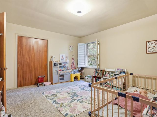 20600 Elizabeth Street, Saint Clair Shores, MI 48080