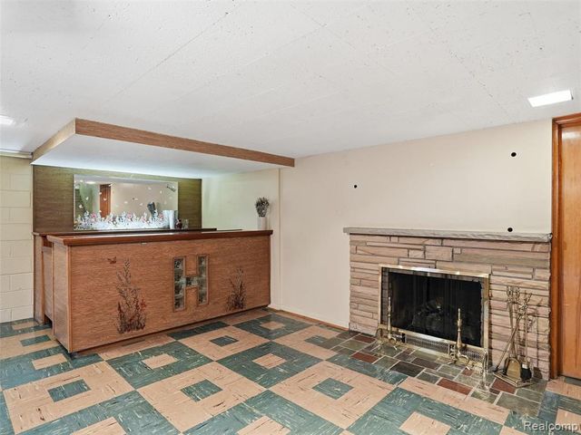 20600 Elizabeth Street, Saint Clair Shores, MI 48080