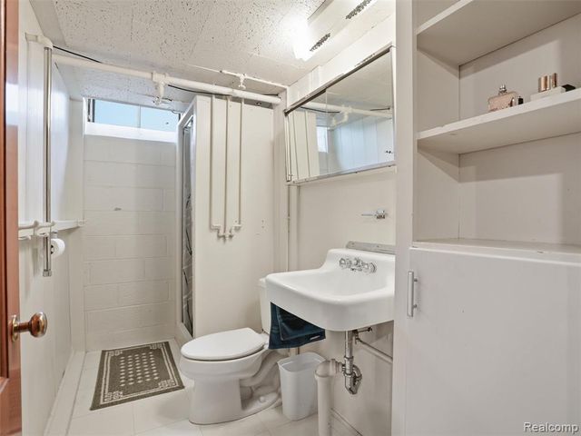 20600 Elizabeth Street, Saint Clair Shores, MI 48080