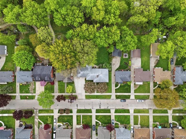 20600 Elizabeth Street, Saint Clair Shores, MI 48080