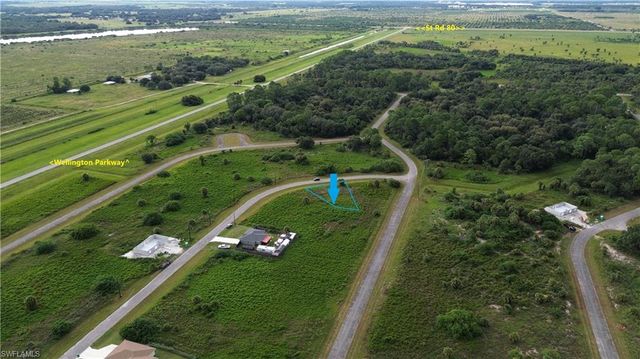 770 Shark LN, Labelle, FL 33935