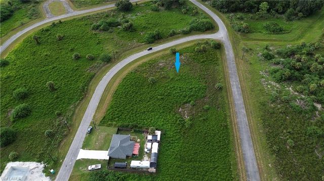 770 Shark LN, Labelle, FL 33935