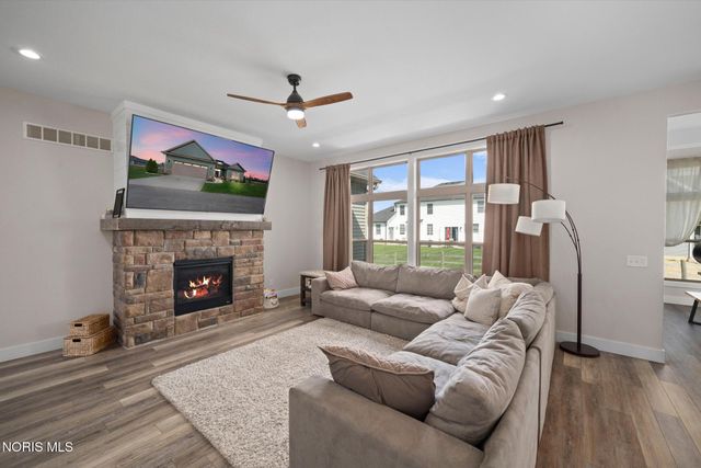 5635 Waterville Monclova Road, Monclova, OH 43542