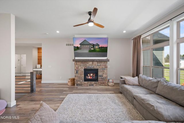 5635 Waterville Monclova Road, Monclova, OH 43542