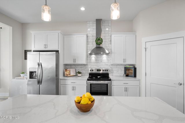 5635 Waterville Monclova Road, Monclova, OH 43542