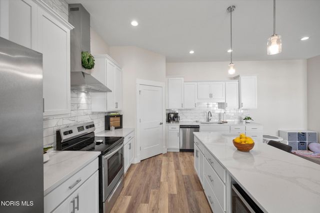 5635 Waterville Monclova Road, Monclova, OH 43542