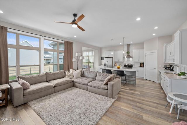 5635 Waterville Monclova Road, Monclova, OH 43542