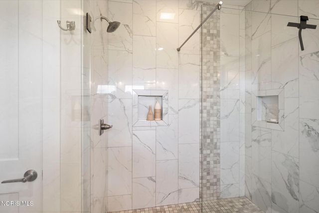 5635 Waterville Monclova Road, Monclova, OH 43542