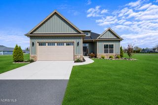 5635 Waterville Monclova Road, Monclova, OH 43542