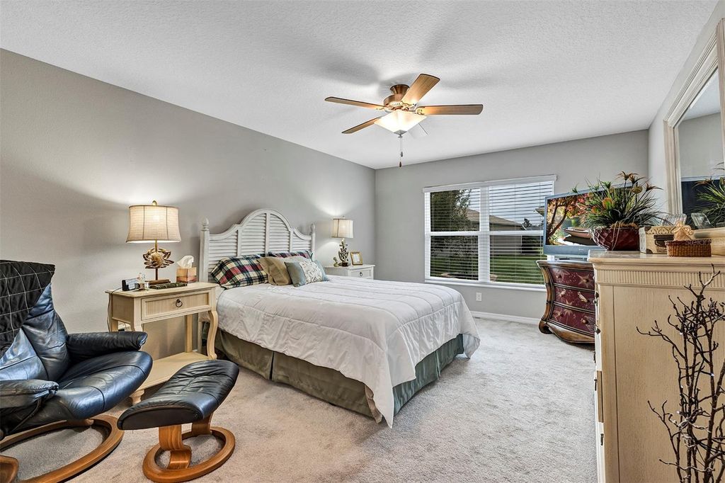 Image 11 of property listing at 3722 ARLINGTON RIDGE BOULEVARD, Leesburg, FL 34748