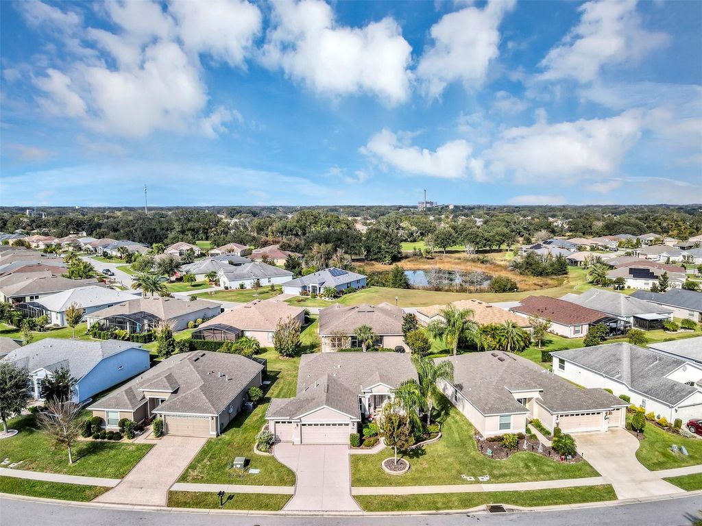 Image 19 of property listing at 3722 ARLINGTON RIDGE BOULEVARD, Leesburg, FL 34748