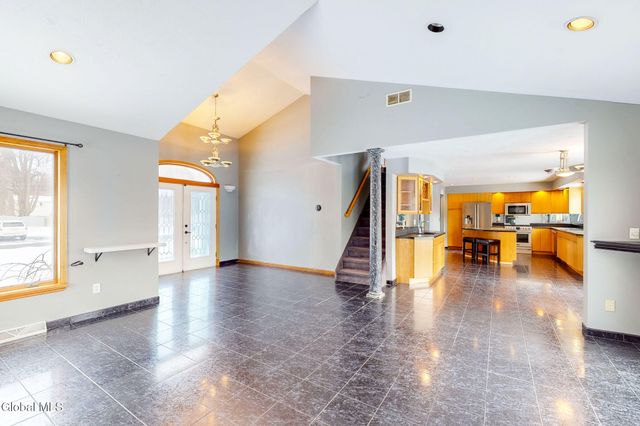 7 Theresa Ann Court, Colonie, NY 12205