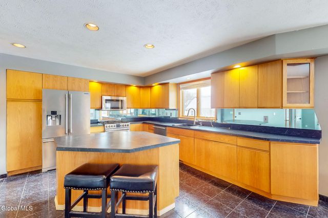 7 Theresa Ann Court, Colonie, NY 12205