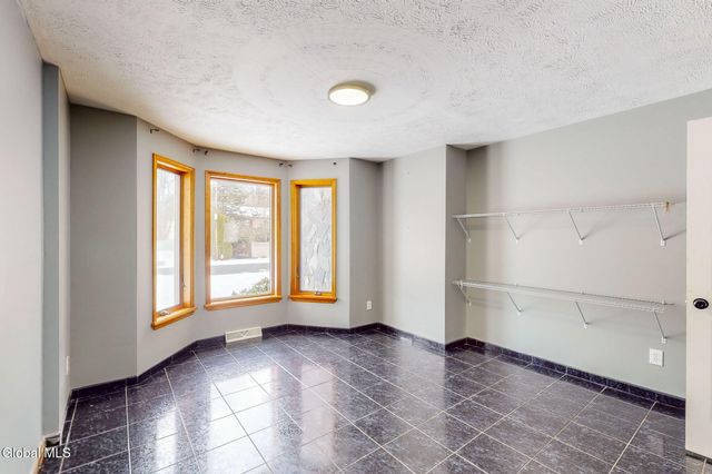 7 Theresa Ann Court, Colonie, NY 12205