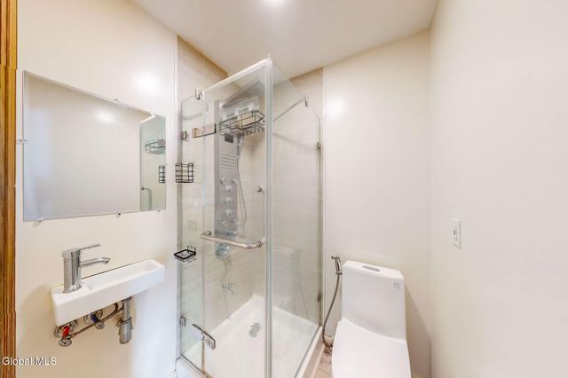 7 Theresa Ann Court, Colonie, NY 12205