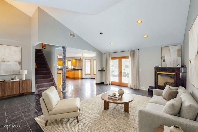 7 Theresa Ann Court, Colonie, NY 12205