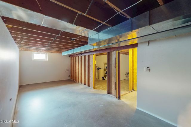 7 Theresa Ann Court, Colonie, NY 12205