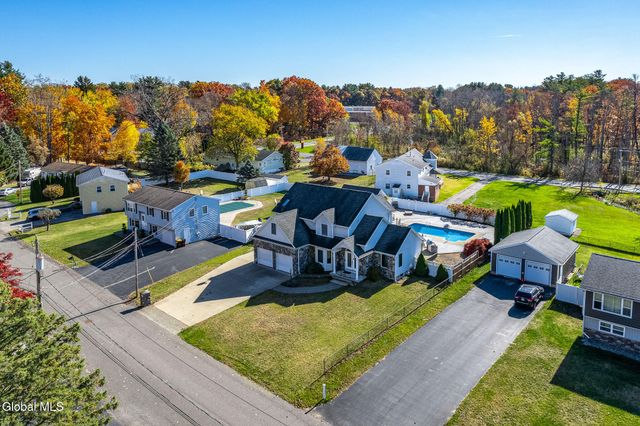 7 Theresa Ann Court, Colonie, NY 12205