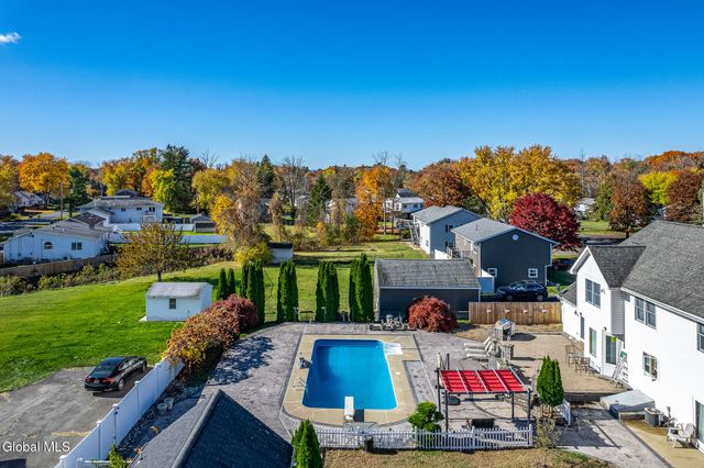 7 Theresa Ann Court, Colonie, NY 12205