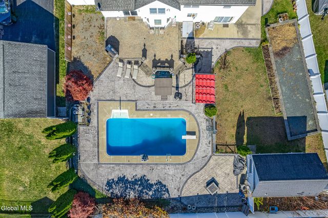 7 Theresa Ann Court, Colonie, NY 12205