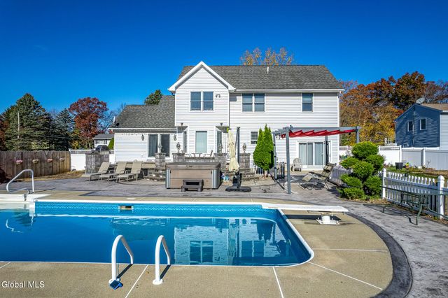 7 Theresa Ann Court, Colonie, NY 12205